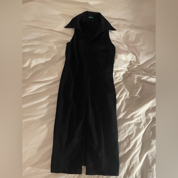 Black collared dress, front slit, stretchy and fitted